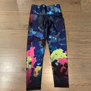 Terez NWT camo capri legging